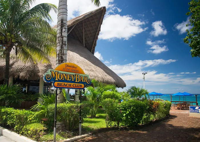 The Landmark Of Aparthotel Cozumel